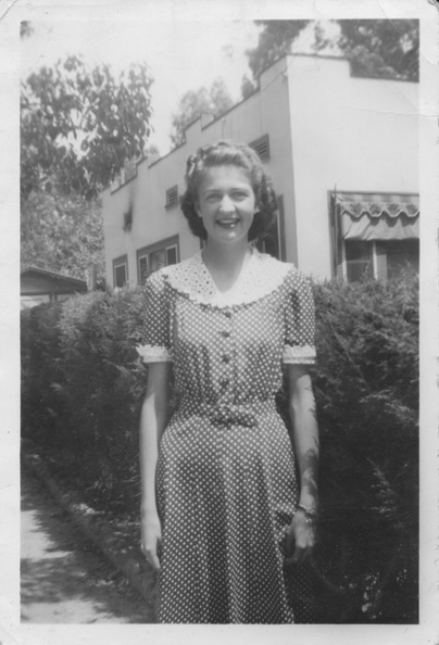 RobertaAlhambra1941_cr.jpg